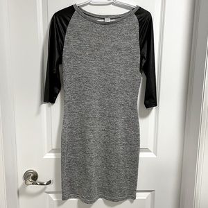 TWIK Gray dress with raglan sleeves Size M